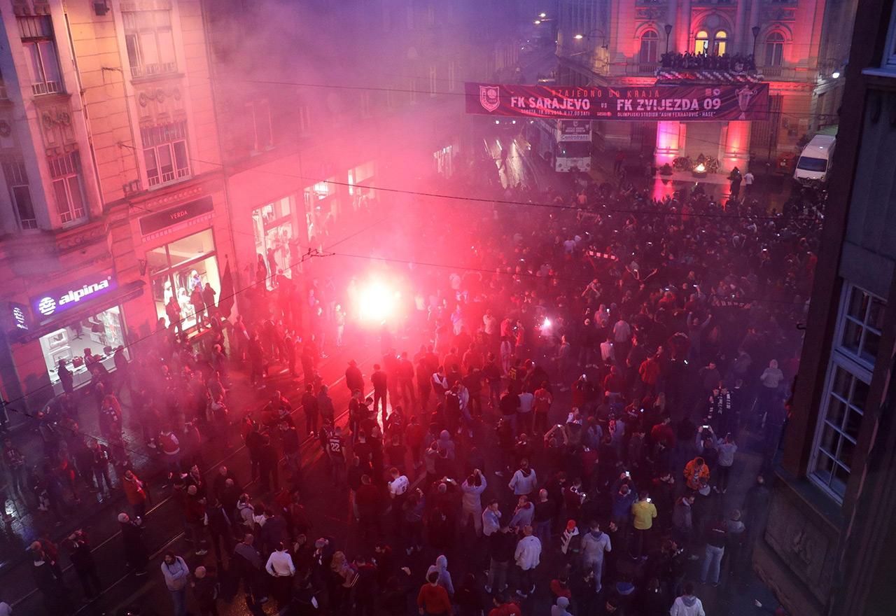 Fk Sarajevo Neće Slaviti Titulu Ispred Vječne Vatre, Autobus S Igračima 